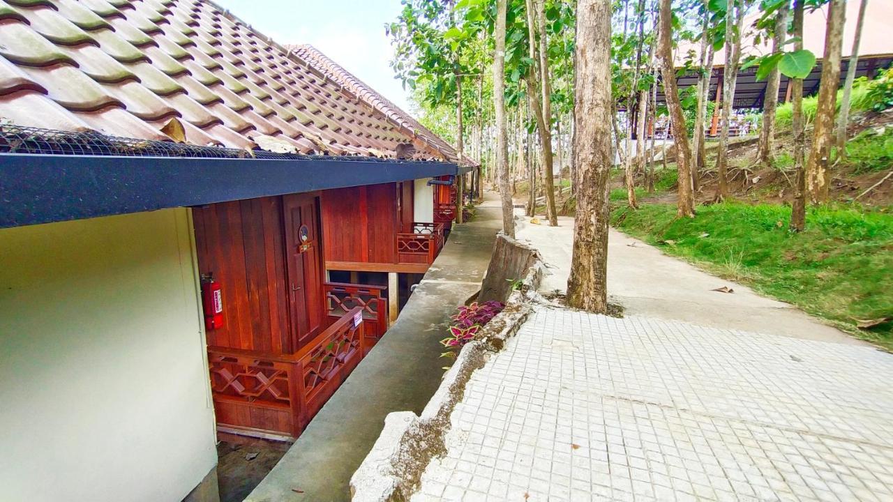 Kasuari Exotic Resort Магеланг Екстериор снимка