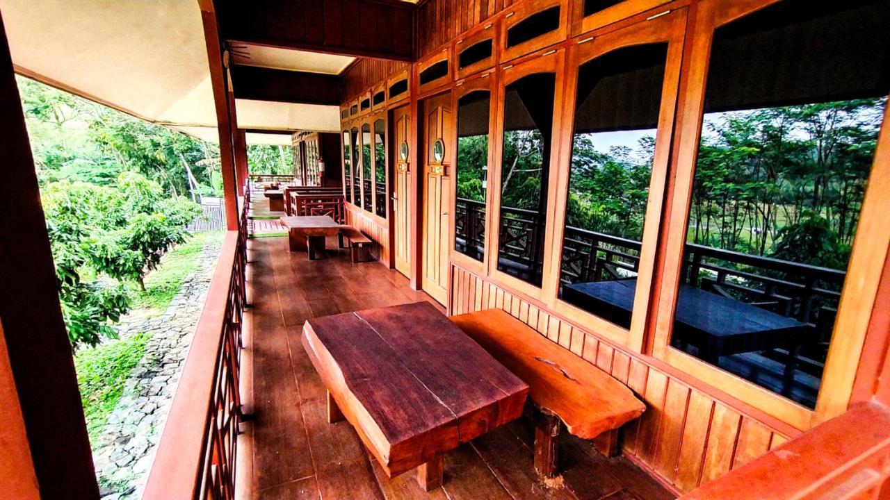 Kasuari Exotic Resort Магеланг Екстериор снимка